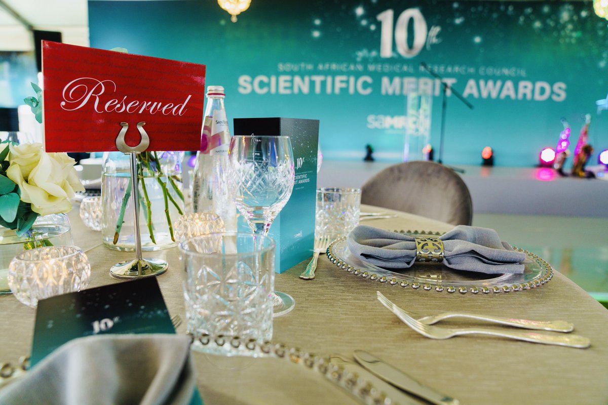 Last night, 7 March 2024, the South African Medical Council held its 10th scientific merit awards to honour some of the best scientific research in South Africa especially in health sciences. More on this: samrc.ac.za/press-releases…