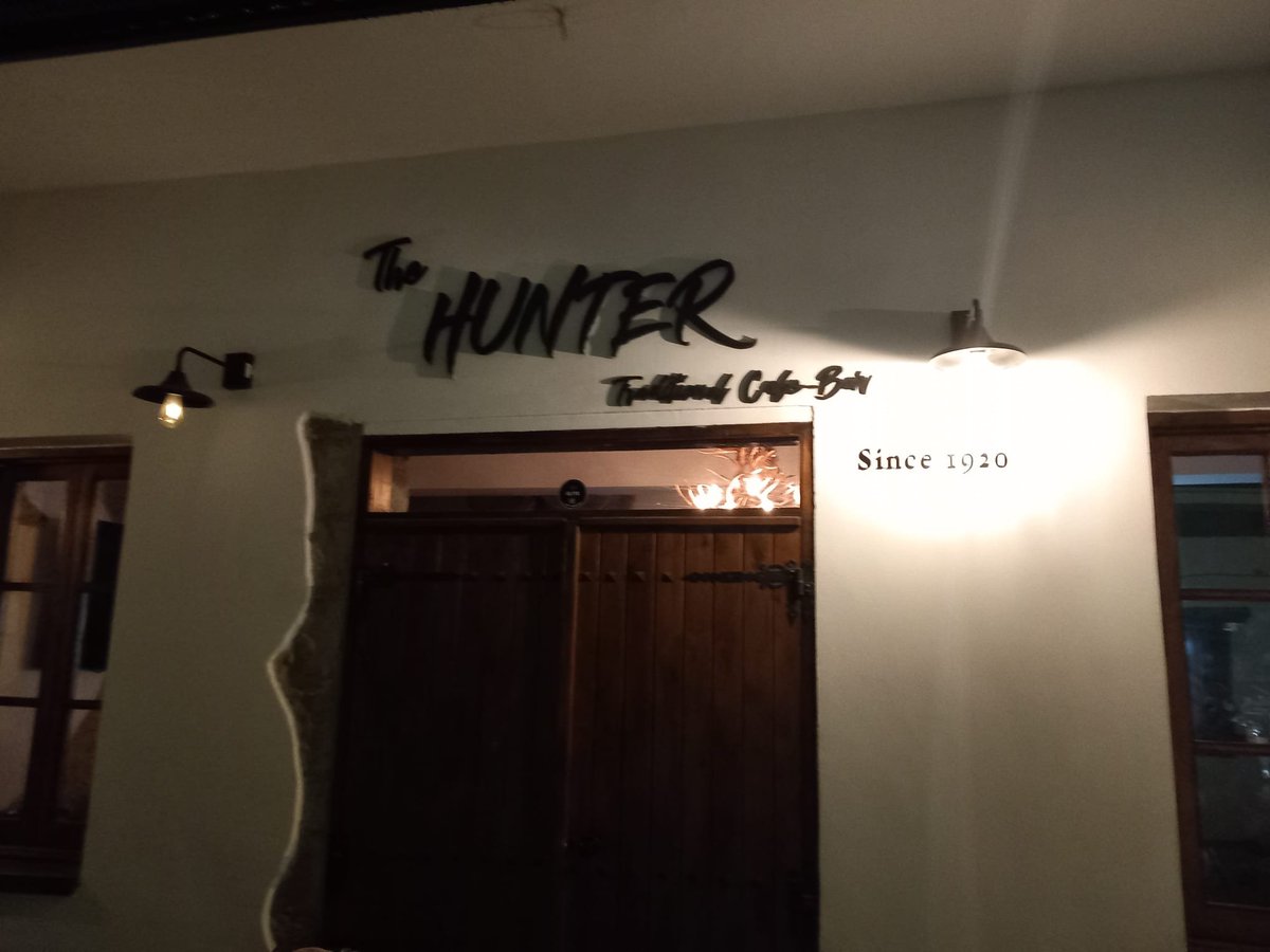 revPACman's tweet photo. Another fabulous 'Greek Night' meal at The hunter - Cafe Bar #Tremithousa #Paphos this time with our friends Richard and Sarah from #Billericay #Essex UK. Marios is a great cook and Eleanor a great host! Highly recommended. https://t.co/za83SyRNoS