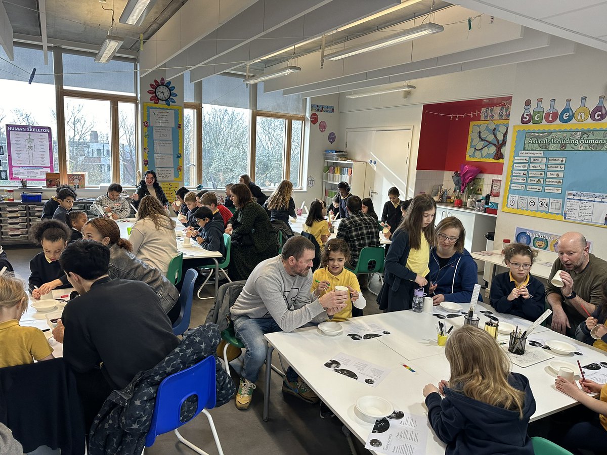 AshmountPrimary's tweet image. It’s been great so far with our Bring An Adult To School Day. We’ve had over 250 family members come to join us for some creative science planting activities! Thank you to all of the amazing Ashmout community!
