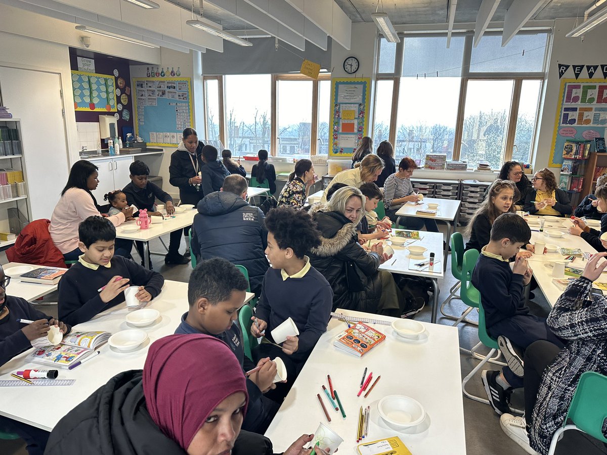 AshmountPrimary's tweet image. It’s been great so far with our Bring An Adult To School Day. We’ve had over 250 family members come to join us for some creative science planting activities! Thank you to all of the amazing Ashmout community!