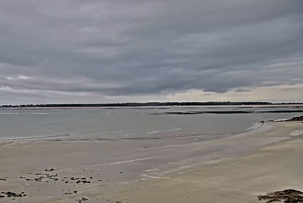 clob755's tweet photo. Hello les langues de vipères, c'est parti pour une bonne séance de 50 nuances de gris 🙄🙄#Bretagne #StColomban https://t.co/caFZ0zhS2C
