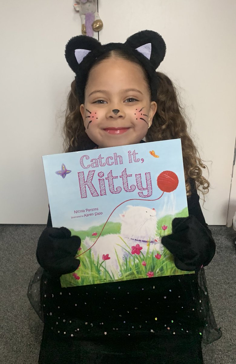 danacarterx's tweet photo. World book day 🙂 https://t.co/v6DDglsICn