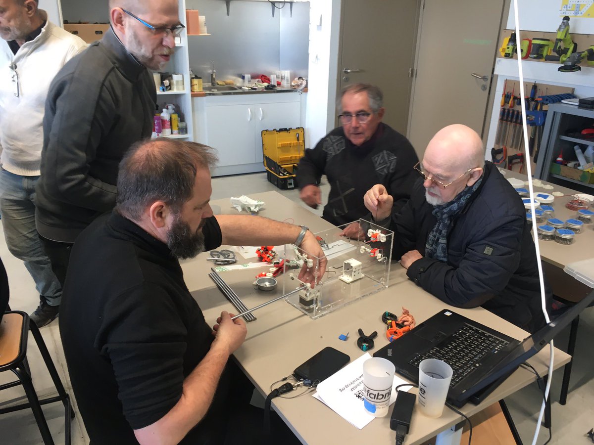 L'atelier #braillerap de #retiers pres de #rennes avance bien ! Big up <a href="/crocsg/">crocsg</a> <a href="/CC_lab_team/">Climate Change Lab aka CC-Lab</a> cc @MyHumanKit <a href="/RFFLabs/">RFFLabs</a>