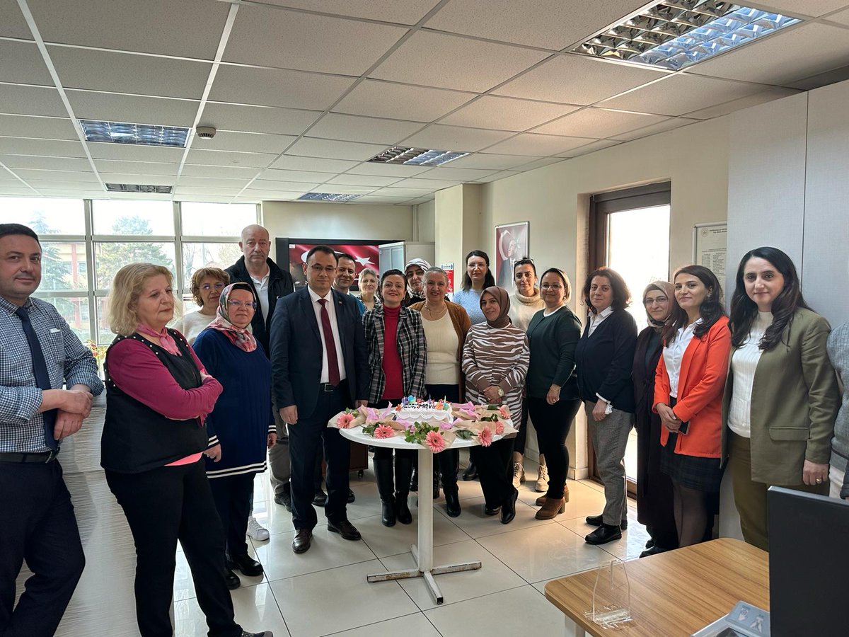 Hayatı güzelleştiren ve mükemmel kılan tüm kadınlarımızın Dünya kadınlar günü kutlu olsun.
<a href="/itasyapan/">İbrahim Taşyapan</a>
<a href="/T_Kurtbeyoglu/">TahsinKURTBEYOĞLU</a>
<a href="/MustafaGungorlu/">Mustafa GÜNGÖRLÜ</a>
<a href="/ylmzckmk_/">Yılmaz ÇAKMAK</a>
<a href="/TCNufus/">Nüfus ve Vatandaşlık İşleri Genel Müdürlüğü</a>
<a href="/ankara_il/">Ankara İl Nüfus ve Vatandaşlık Müdürlüğü</a>