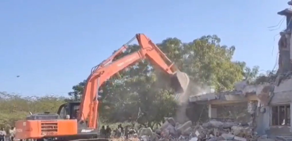 Jamnagar authorities demolish two bungalows of gangster Razak Saicha