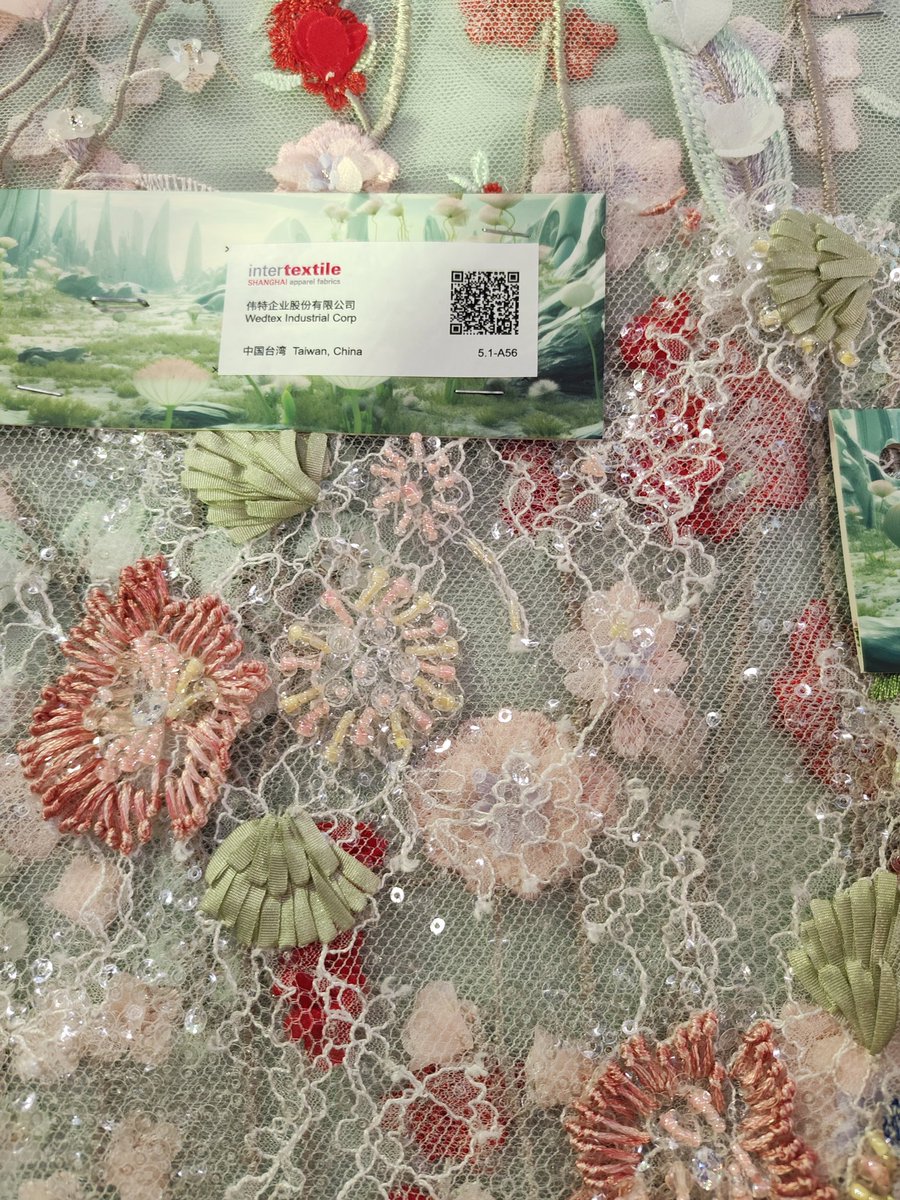 gu_zhou48271's tweet image. #intertextile
逛了intertextile面料展！好多kirakira的设计，超级好看！下定了决心一定要努力学习做出这么多好看的面料 ！！✧٩(ˊωˋ*)و✧