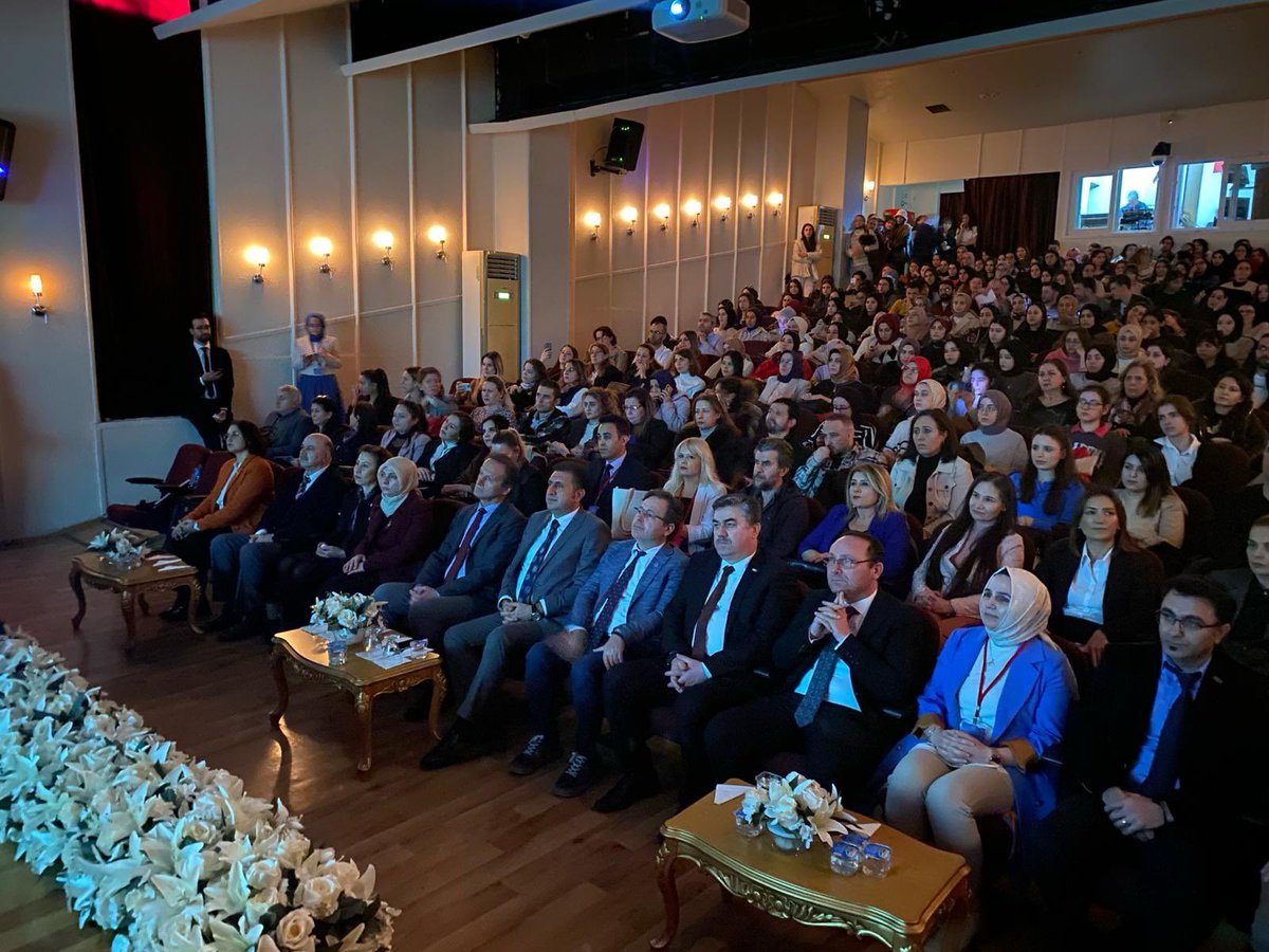 imemtemelegitim's tweet photo. 🔹İl Müdürlüğümüz, Marmara Üniversitesi Yıldız Teknik Üniversitesi, İstanbul Üniversitesi Cerrahpaşa ve iş birliğinde yürütülecek "Üniversite Okulumda Okulum Üniversitede" projemiz İl Millî Eğitim Müdürümüz Murat Mücahit Yentür'ün açılış dersi ile başladı. @MucahitYentur https://t.co/31ERpuxKGX