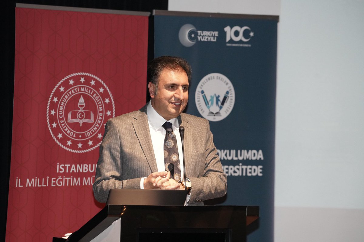 imemtemelegitim's tweet photo. 🔹İl Müdürlüğümüz, Marmara Üniversitesi Yıldız Teknik Üniversitesi, İstanbul Üniversitesi Cerrahpaşa ve iş birliğinde yürütülecek "Üniversite Okulumda Okulum Üniversitede" projemiz İl Millî Eğitim Müdürümüz Murat Mücahit Yentür'ün açılış dersi ile başladı. @MucahitYentur https://t.co/31ERpuxKGX