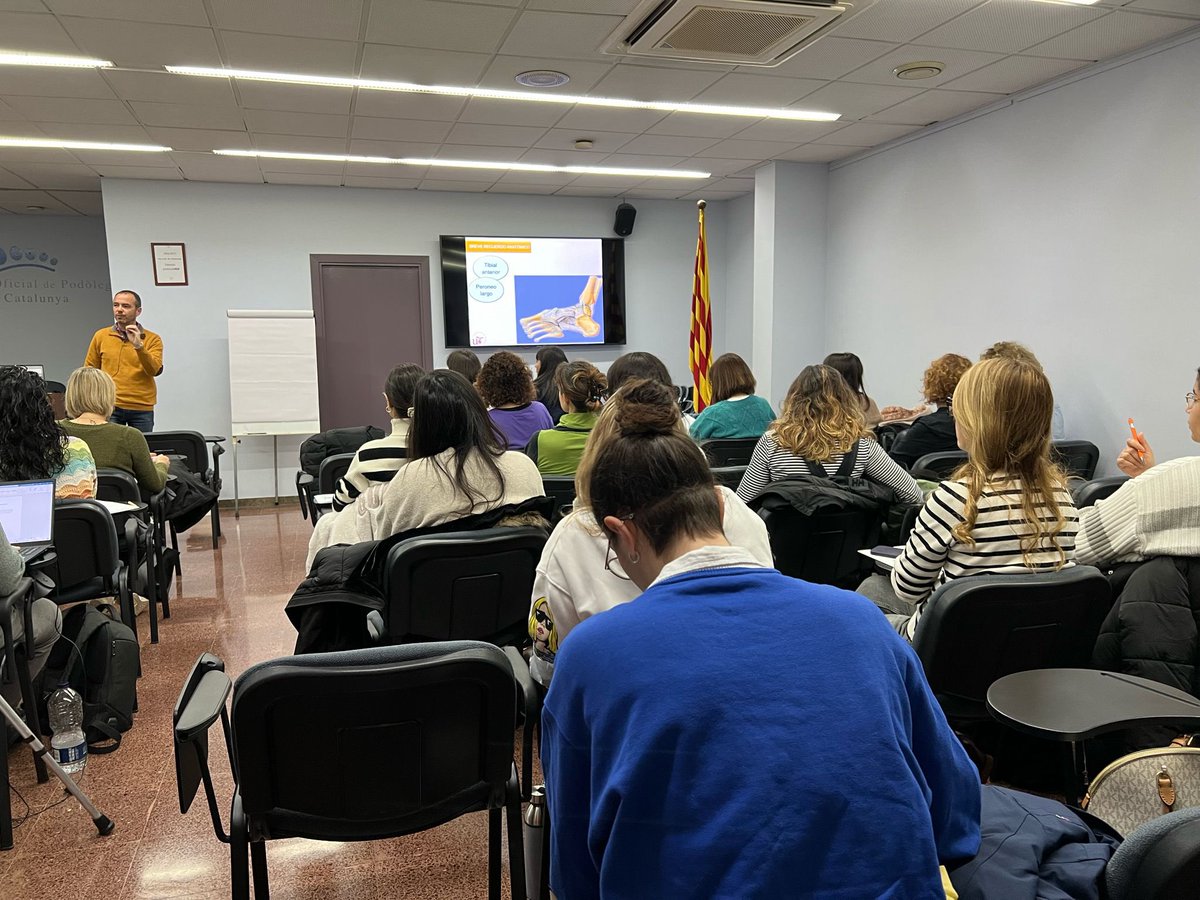 CollegiPodolegs's tweet photo. Avui, 1ª edició del ➡️ Curs Exploració, patologies i tractament 1er radi del peu. 📍 @colpodocat 

📚Ponent: Pedro Munuera Martínez

Gràcies!

#podologia #formacio
#colpodocat https://t.co/F0Sx57zMie