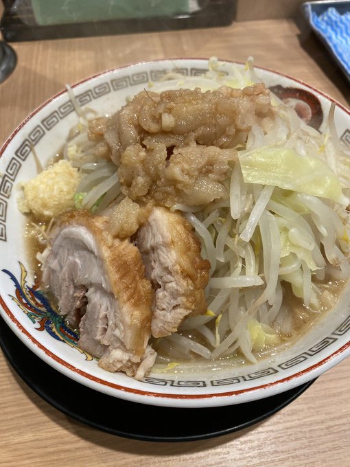 今日行ったピンサロ嬢から聞いた話なんだけど、とあるメン地下のメンズアイドルと一対一で1分20秒喋るのに14,000円かかるらしいよ。すごい商売してるねメン地下。 https://t.co/AhNdcx