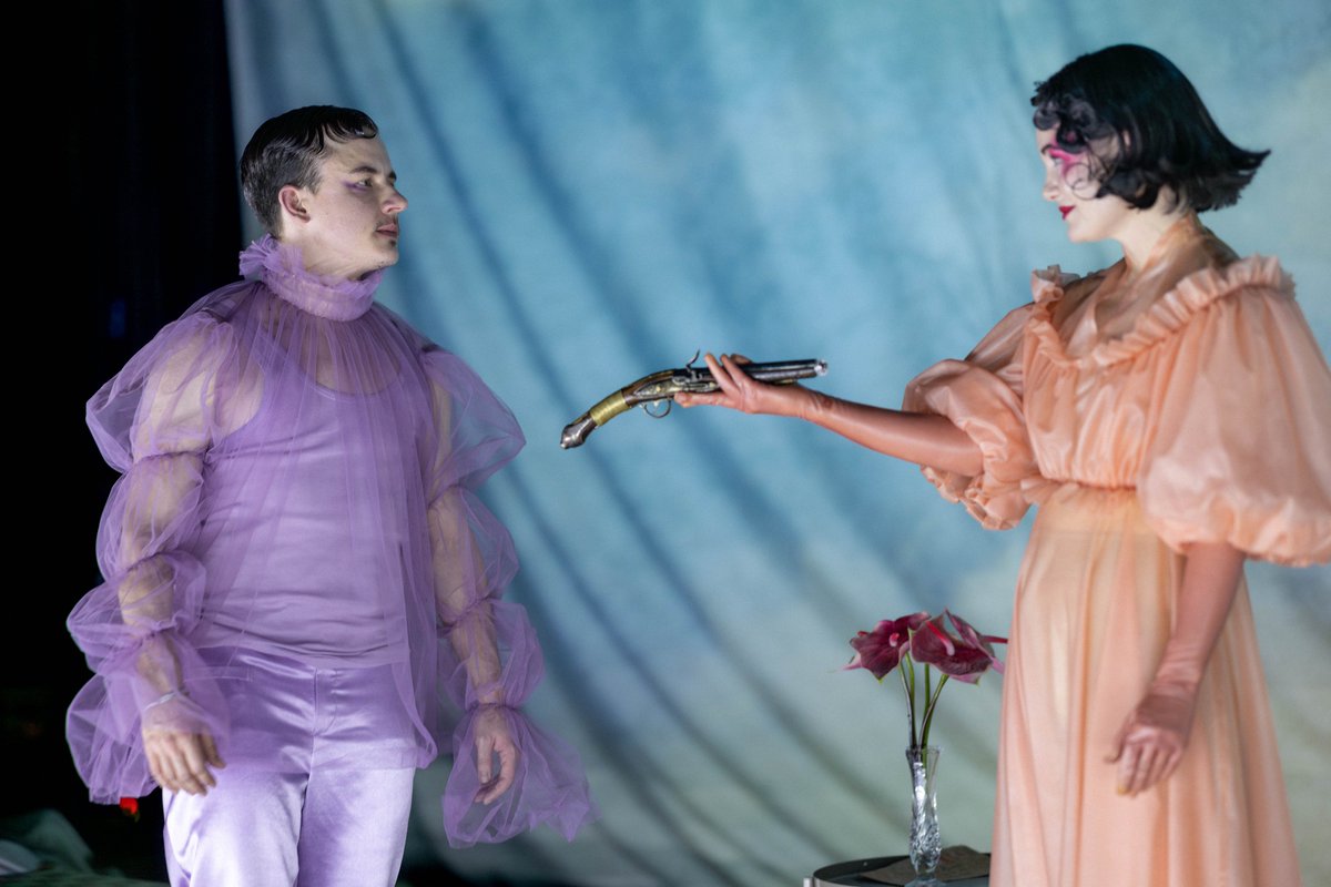 blnensemble's tweet photo. unser Feiertagsprogramm für euch: "It's Britney, Bitch!" im Großen Haus (ausverkauft), "Clockwork Orange" (es gibt noch Karten!) im Neuen Haus und die ausverkaufte "Hedda"-Premiere im Werkraum. #BEbritney #BEclockwork #BEhedda https://t.co/cnPaIEr4L6
