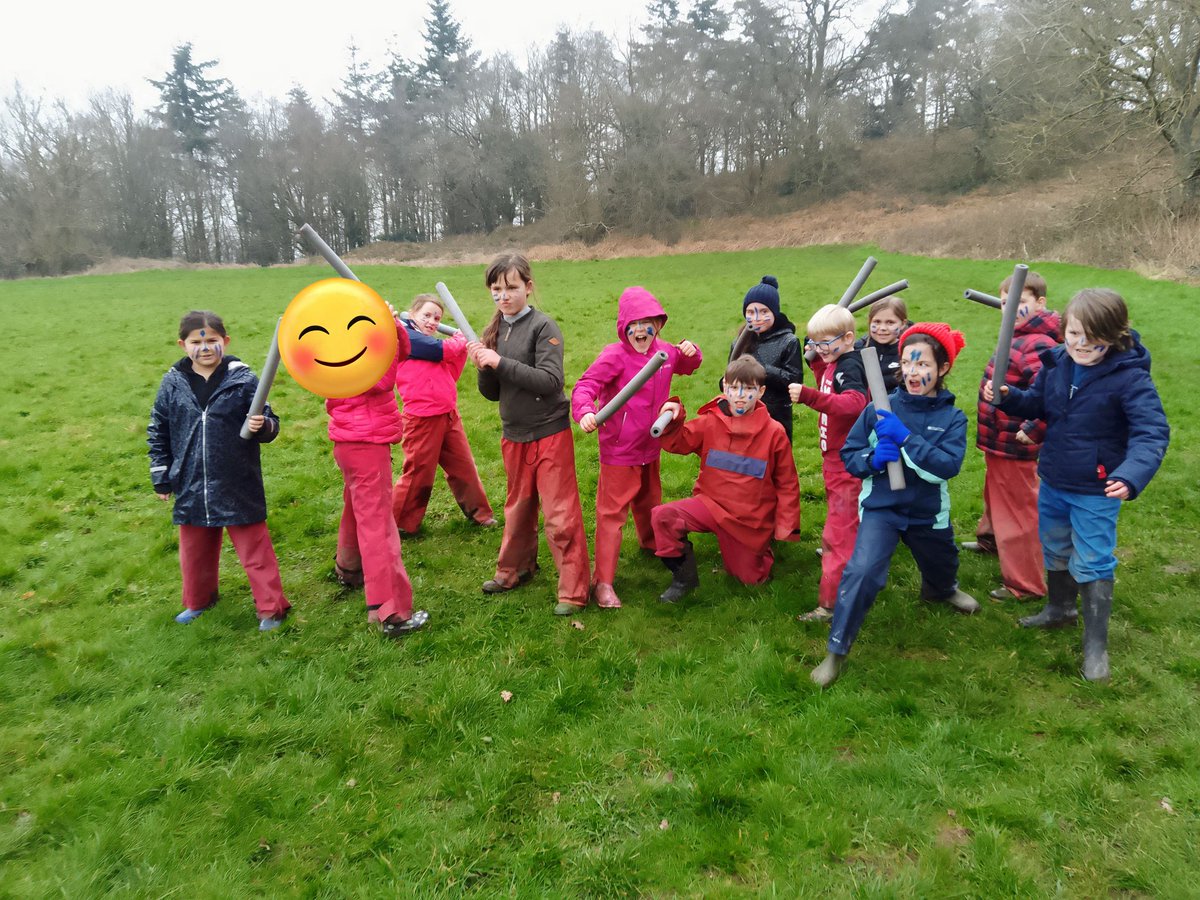Yesterday afternoon we had an Iron Age battle on the field. Who won - the Celts of the Romans? <a href="/SomersPark4EM/">Mrs McCracken and Mrs Evans</a>  <a href="/SomersPark4MF/">Mrs Fisher</a> <a href="/SPMVCedar/">Mrs Beasley</a>