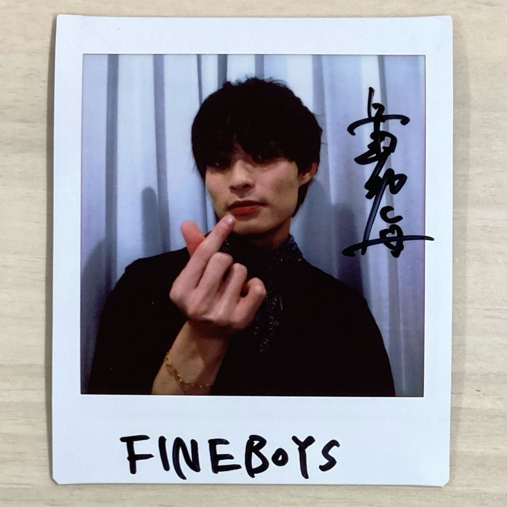 FINEBOYS_JP's tweet photo. 【Xプレゼント企画】 4月号に登場いただいてる、兵頭功海さんのサイン入りチェキをプレゼント！FINEBOYSのアカウントをフォローし、この投稿をリポストしてください。当選した1名にDMさせていただきます。締め切りは3月15日の正午です。 https://t.co/yjpIOwvLgK