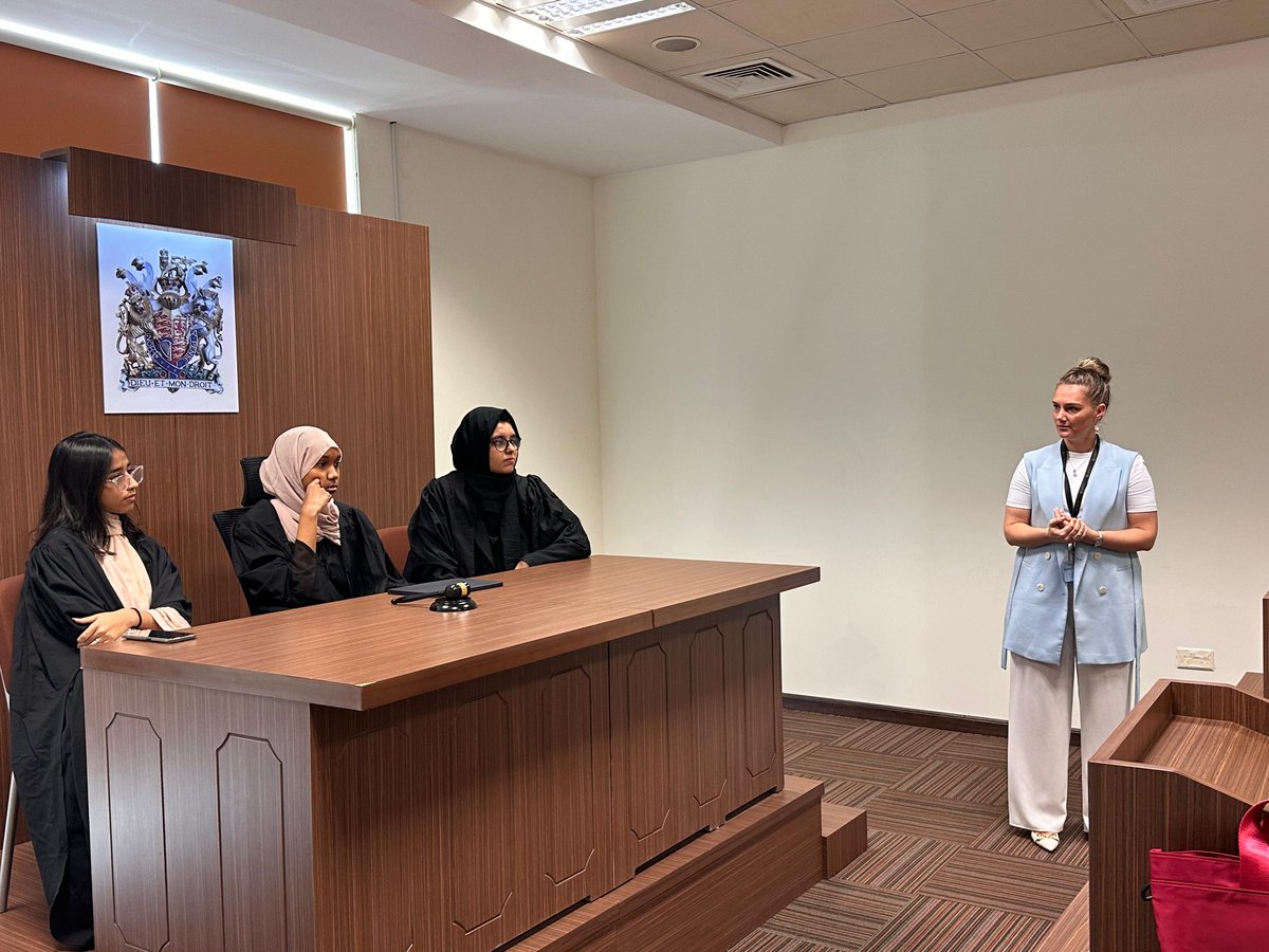 DmuDubai's tweet image. A Day in the Life of a Lawyer: DMU Dubai recently hosted an incredible event for high school students, focused on strengthening oral advocacy skills. It was truly inspiring to witness the passion and potential of these young minds.
#DMUDubai #HighSchoolStudents #OralAdvocacySkill