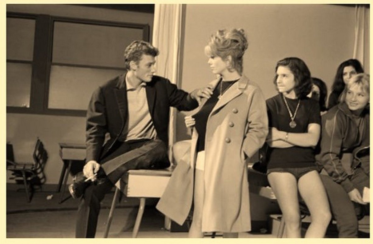 jeanphilVervie2's tweet photo. Johnny Hallyday et Catherine Deneuve https://t.co/CHzgxVs4I4
