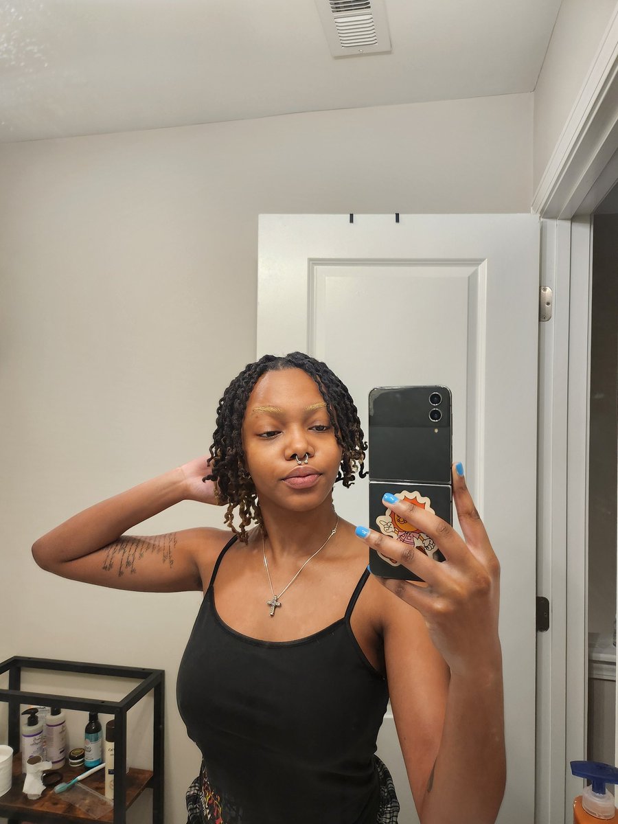 EM0THOTT's tweet photo. Maybe ill b active on here again eyedeekay🤓 https://t.co/ZLrn8U6XUh