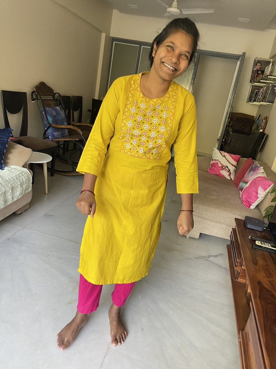 aparnavpwoman's tweet image. Here is my #househelp coming from #Jharkhand Knows to use the smartphone but fully illiterate. I had been telling her the need to read n understand. Today, I could convince her to learn alphabets. A truly #HappyInternationalWomensDay for me... 2