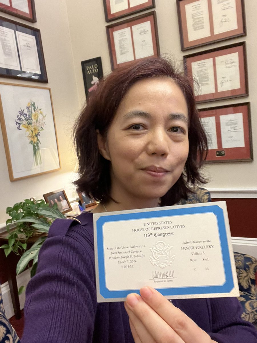 drfeifei's tweet image. After attending State of the Union speech #SOTU tonight, I had a brief exchange w/ President Biden @POTUS.  
Me: “Mr. President, you gave a historical speech by mentioning AI in the SOTU speech for the first time in history.”
@POTUS (smiling): “Yes! And keep it safe”. 1/