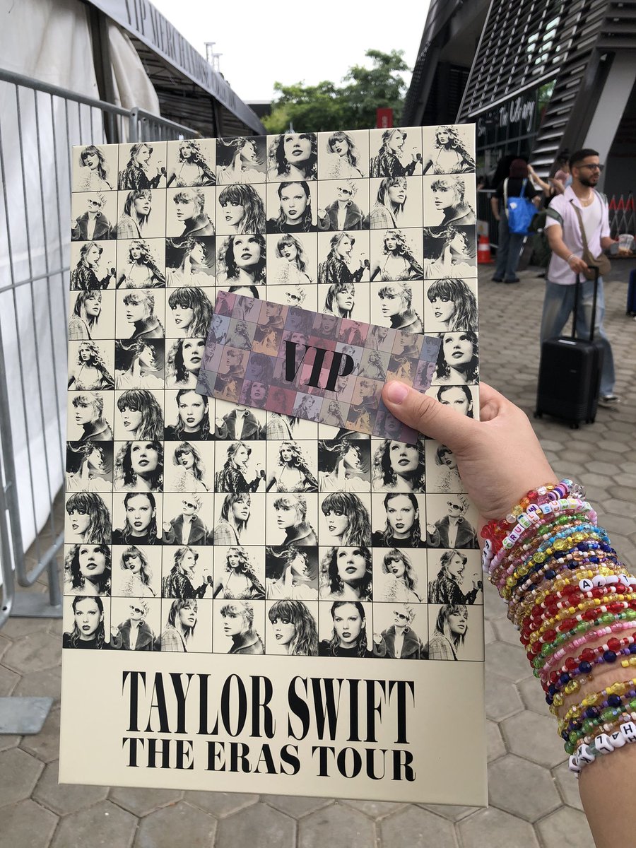 marielleswift's tweet image. see you loml 😭 @taylorswift13 @taylornation