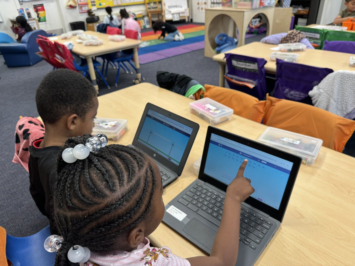 📚Yes… to reading to our “littles” and then staying to watch a masterful teacher teaching her students to read. SO much beautiful energy and engagement in this Kindergarten classroom.📚 #proudtobeLBUSD
