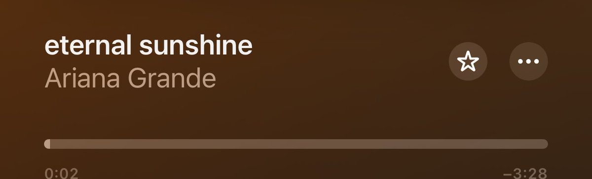 deargrnde's tweet photo. DID SHE PUT HER LAUGH IN THE BEGINNING WITH *that* VIDEO OF MAC?? https://t.co/M0bVhVhZ34
