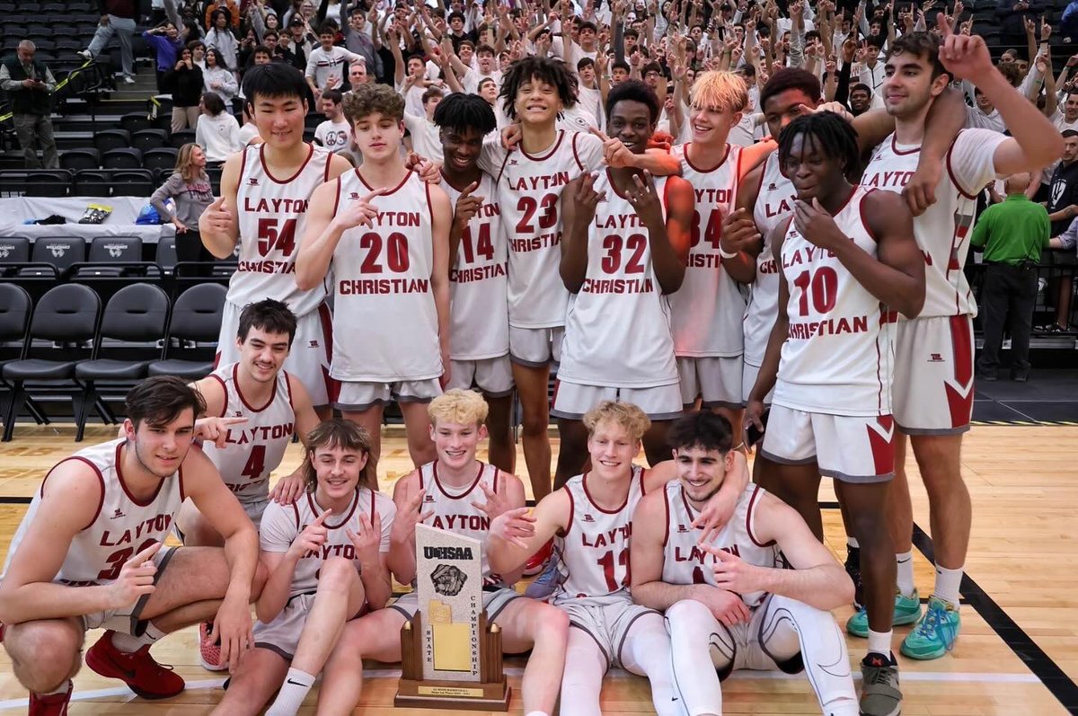 ConnorBurrowsss's tweet photo. 4A State Champions 🏆

Awesome season with a great bunch of teammates was so sick to go 26-3 breaking the school record. So stoked to be able to get my first Championship Ring and want to thank Coach Stanley, Coach Marquis and Coach Igor for all the work they put into us everyday https://t.co/2YDalkJkVJ