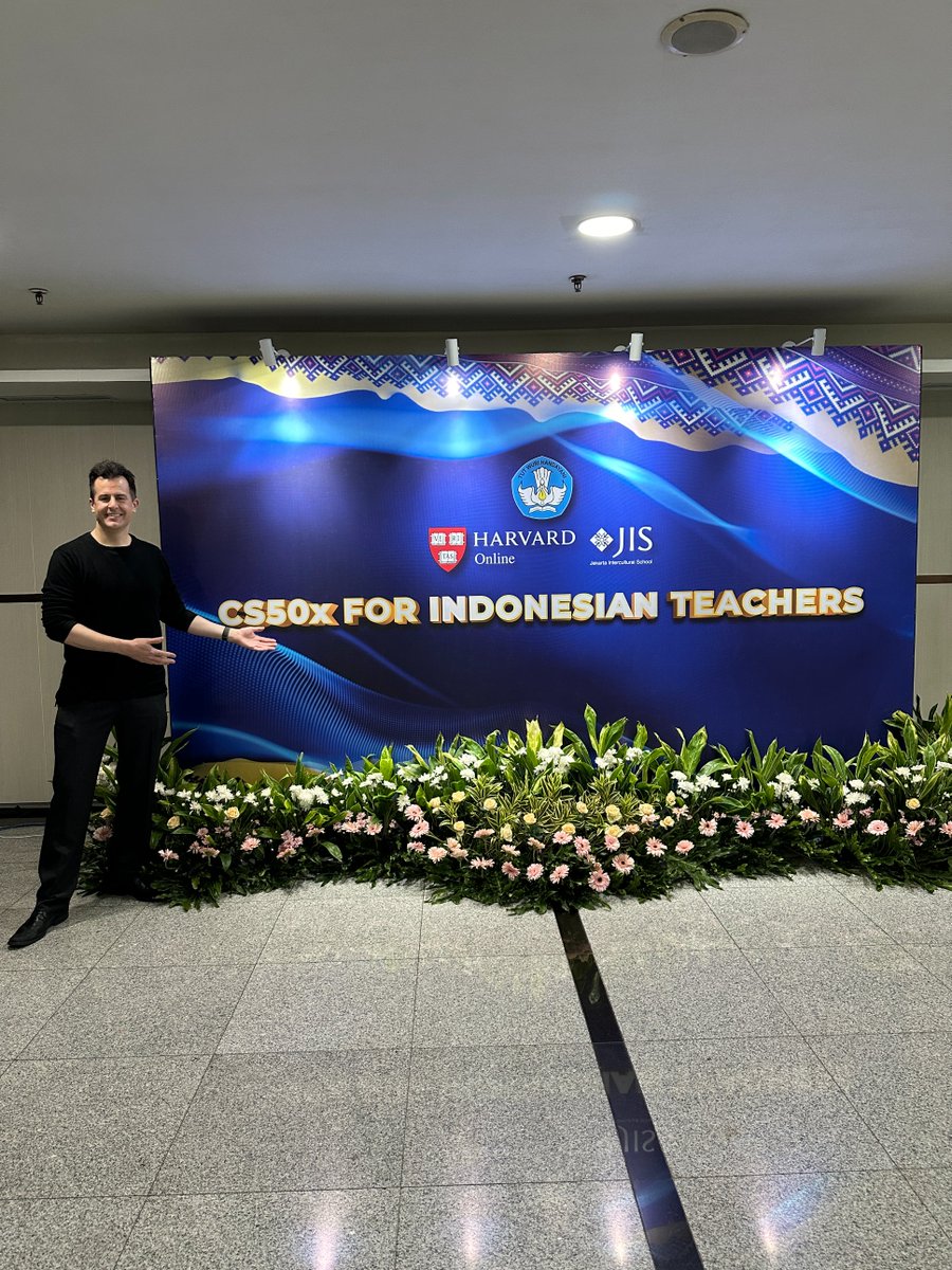 This is @CS50 at the Ministry of Education, Culture, Research, and Technology in Jakarta, Indonesia, here to lead a workshop for 272 teachers who’ve just taken CS50x and will soon teach computer science in their own classrooms.

#education #community