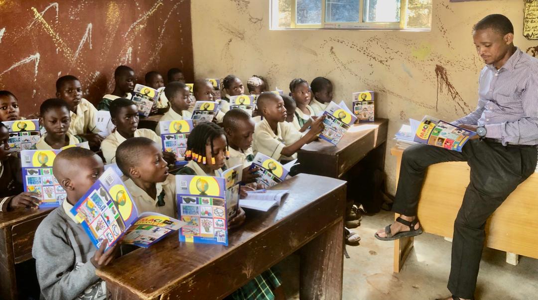 Pupils from our <a href="/Street2SchoolNG/">Street2SchoolNG</a> using the MACI steam Up book