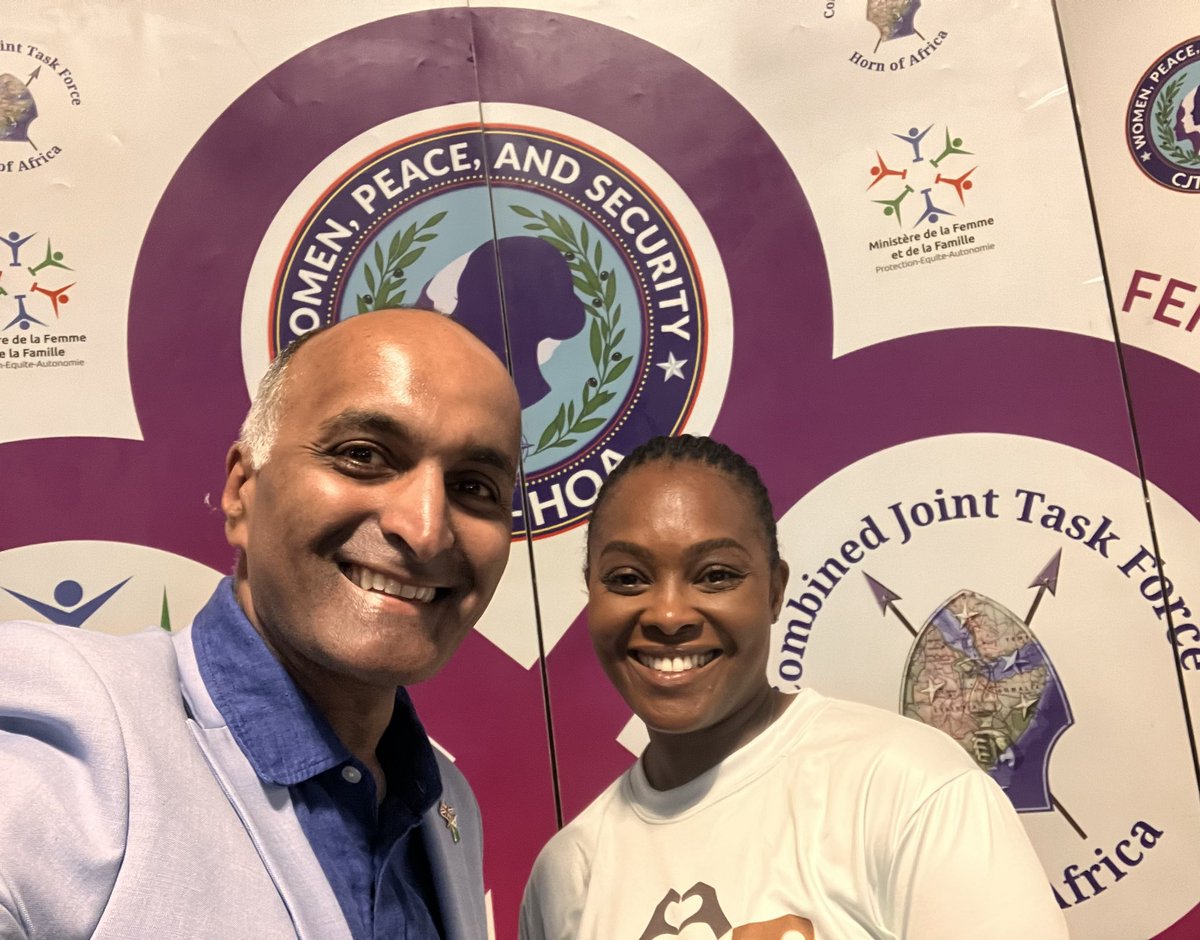 In #Djibouti🇩🇯25% of députés/MPs =🧕
In UK/RU🇬🇧 35% of MPs/députés =👩‍💼
In USA🇺🇸 28% of Congress =🙋‍♀️

On the #IWD panel at US <a href="/Camp_Lemonnier/">Camp Lemonnier</a> we discussed progress made &amp; the path ahead🕵️

Nous avons discuté des progrès réalisés &amp; de la voie à suivre💪

🇬🇧&amp;🇺🇸&amp;🇩🇯#ShrinkTheDistance