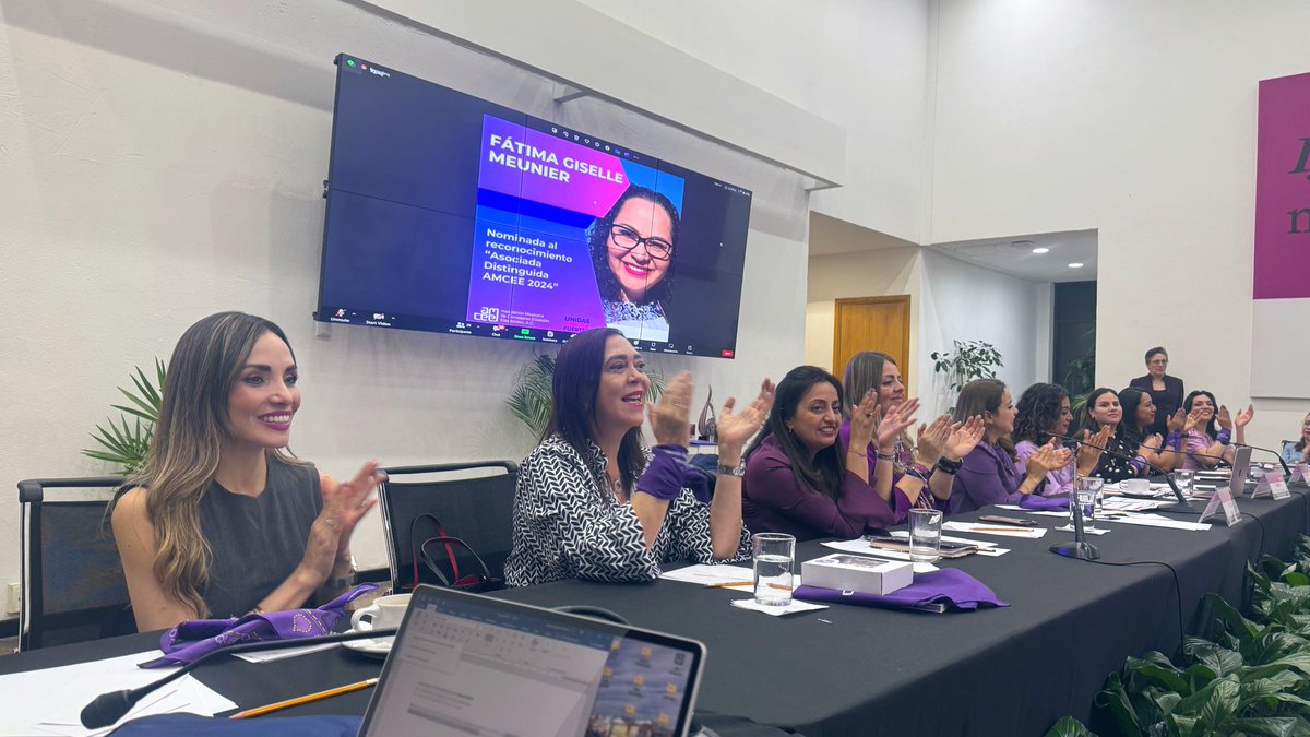 HOY fue un gran día 💜

👉🏻Lleno de historia, recuerdos, reencuentros, reflexiones, hermandad, trabajo, alegrías y enormes retos

👉🏻con MUJERES EXTRAORDINARIAS 

🟣15 años de <a href="/MujerEsPlural/">Mujeres en Plural</a> 
🟣Asamblea <a href="/AMCEE_Mx/">AMCEE</a> 

#8M 
#MujeresQueHacenHistoria