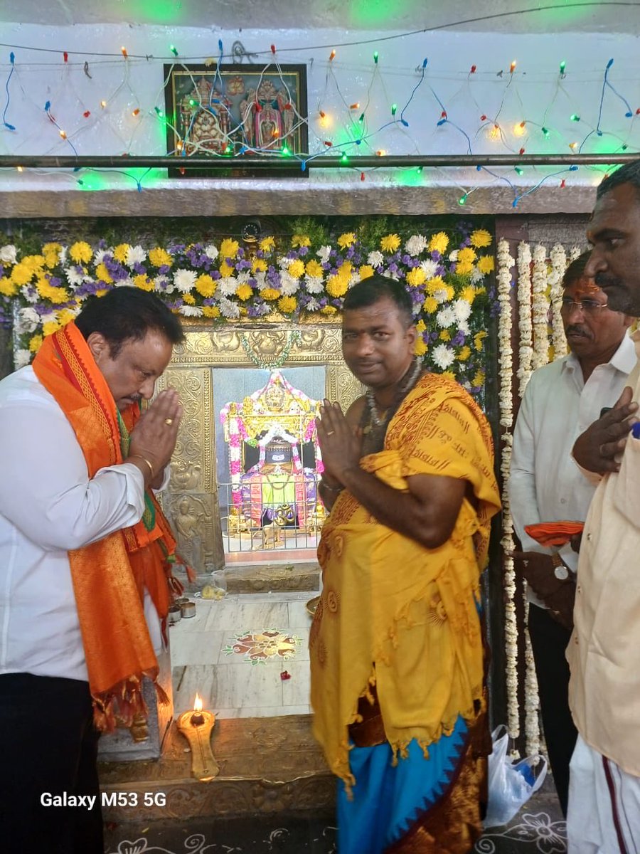 Om Namas Shivaya. Visited pedda Shivaya’s temple at Veeranapet Mahabubnagar and recd blessing of lord shiva. He has indicated his signal to me.