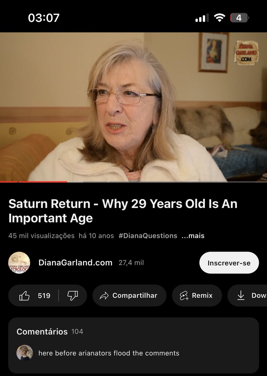 spidertruly's tweet photo. imaginando aqui como essa velha vai acordar amanhã e simplesmente descobrir que um video que fez sobre astrologia e o retorno de saturno há dez anos atrás virou uma interlude de 42 segundos em um álbum da ariana grande https://t.co/hhAsJNGpod