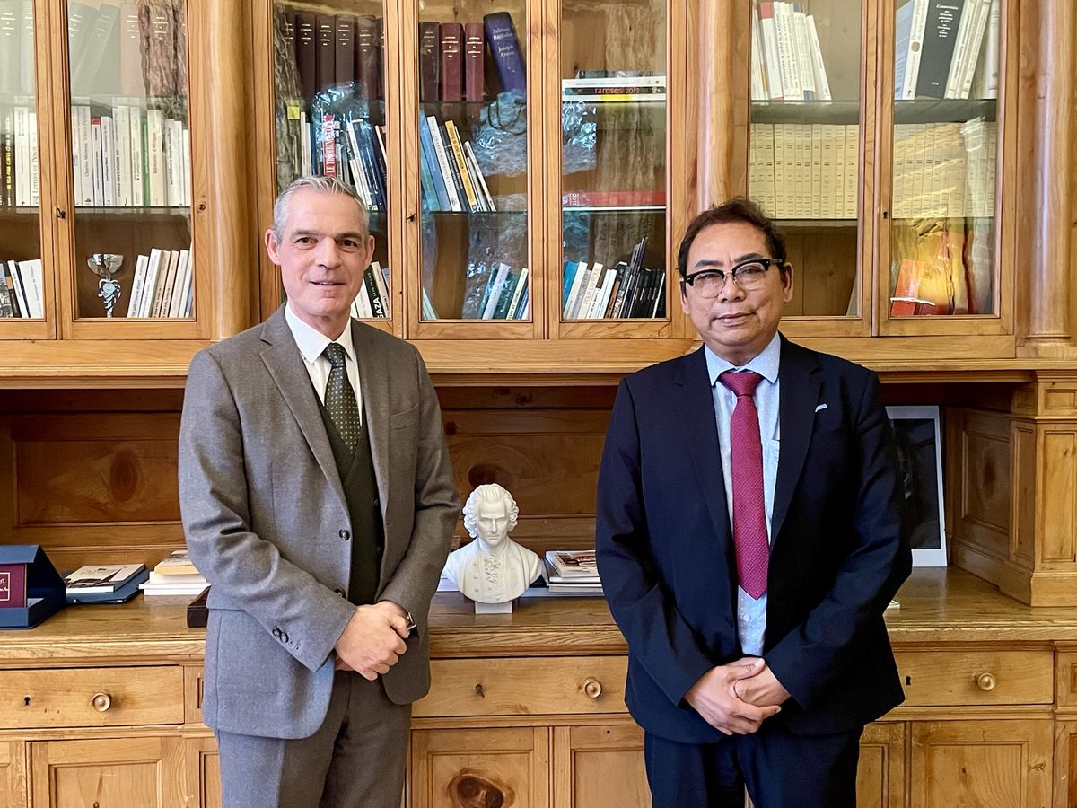 aung_myo_minn's tweet image. Meeting with Franch Ambassador @JeromeBonnafont and  call for a global ban on the sale, transfer and diversion of arms, munitions, jet fuel and duel use terms to the military and to reject any attempts by nilitary to launch a negotiated settlement as a lifeline.
#NUG #MOHR
#
