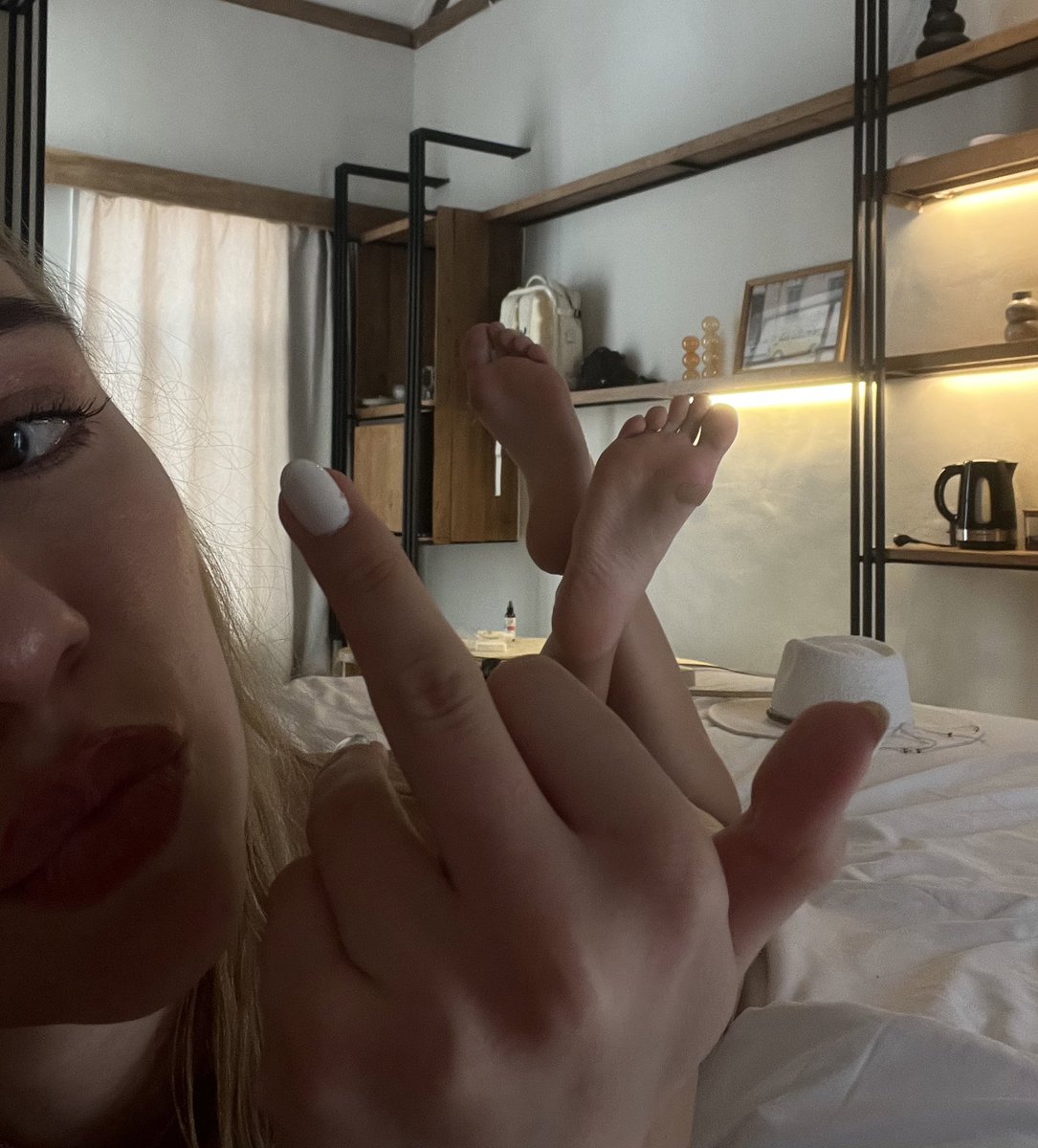 bbmorgz's tweet photo. I get to be naked in bed, enjoying my easy rich life, and you get to hate yours and goon 🥰 https://t.co/MUKHuD28IK