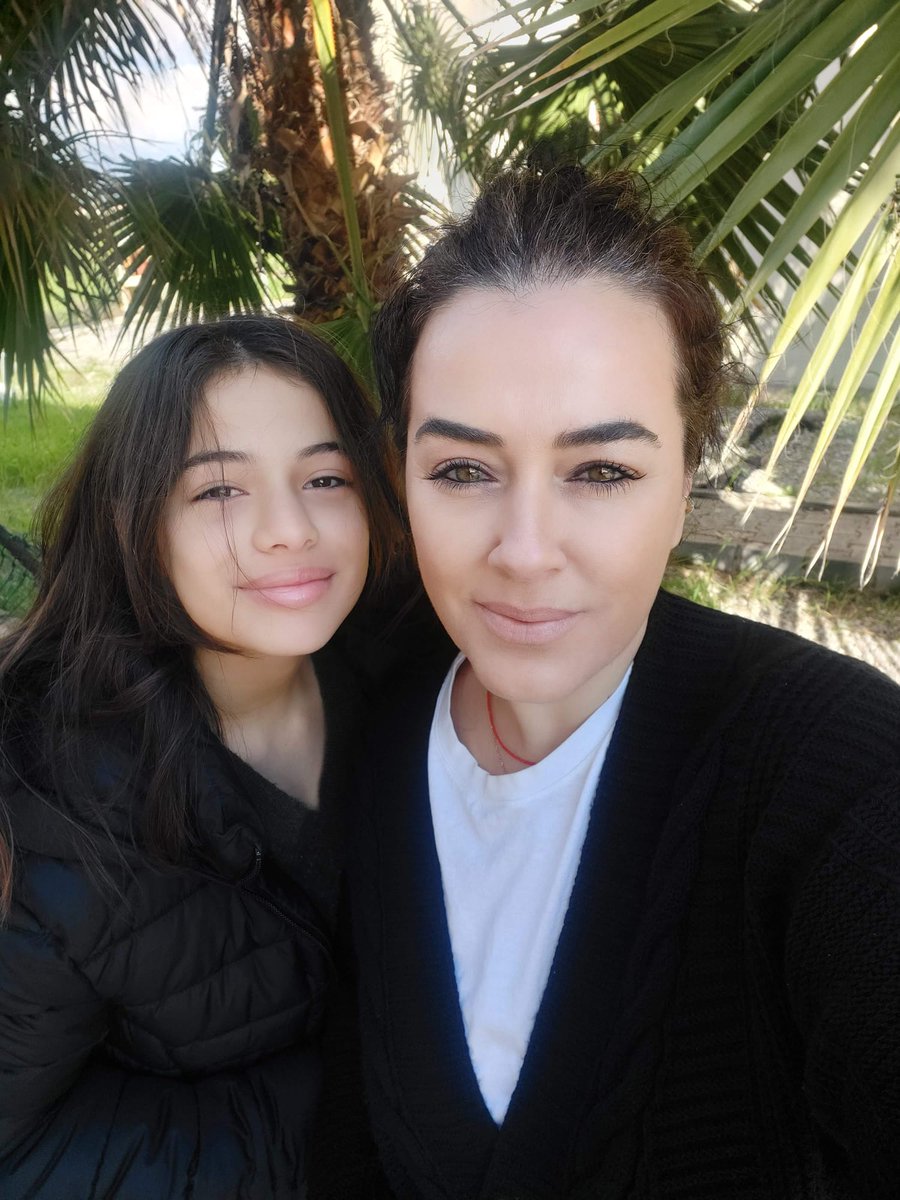 Hepsi güçlü, kararlı ve başarılı birer birey olacaktı izin verselerdi. 

Kadınlar gününde ise biz hak, adalet, hukuk çağrısı yapıyoruz çünkü öldürdüler canlarımızı. 

Bugün geleceği elinden alınan ve geleceği için mücadele eden tüm kadınların günüdür. 

Susmayın asla affetmeyin..