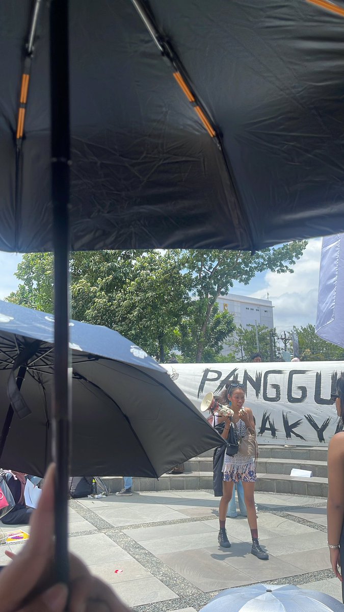 moredenggung's tweet photo. met hari perempuan nasional #panas #jam12 #terik https://t.co/JbILt6Ylsm