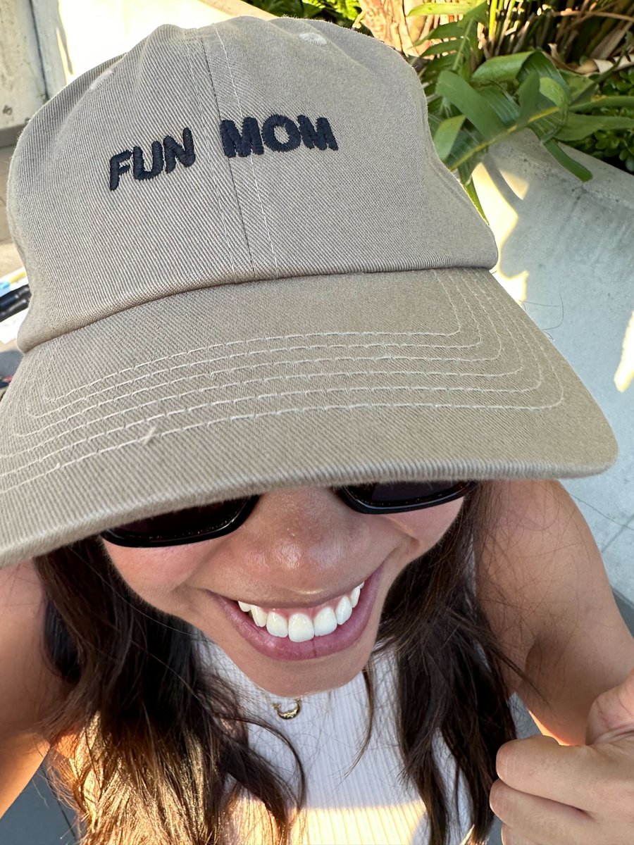 MammothDotTech's tweet image. Wishing everyone a happy International Women&apos;s Day, whether you&apos;re a sister, daughter, or &quot;fun mom&quot; 🤪