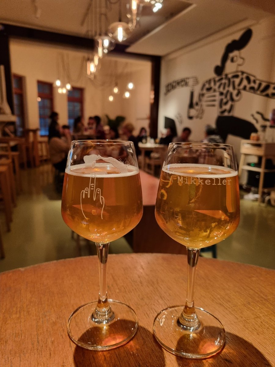 brewsandbeers's tweet photo. £20 a pint. Tai-wanna drink more but the craft beer scene in Taiwan can be pretty expensive - 2 x 150ml were just over £10 in Mikkeller Taipei. Nice tap-room though with a huge selection. #craftbeer #taipei #taiwan https://t.co/BDqvpSmSDr