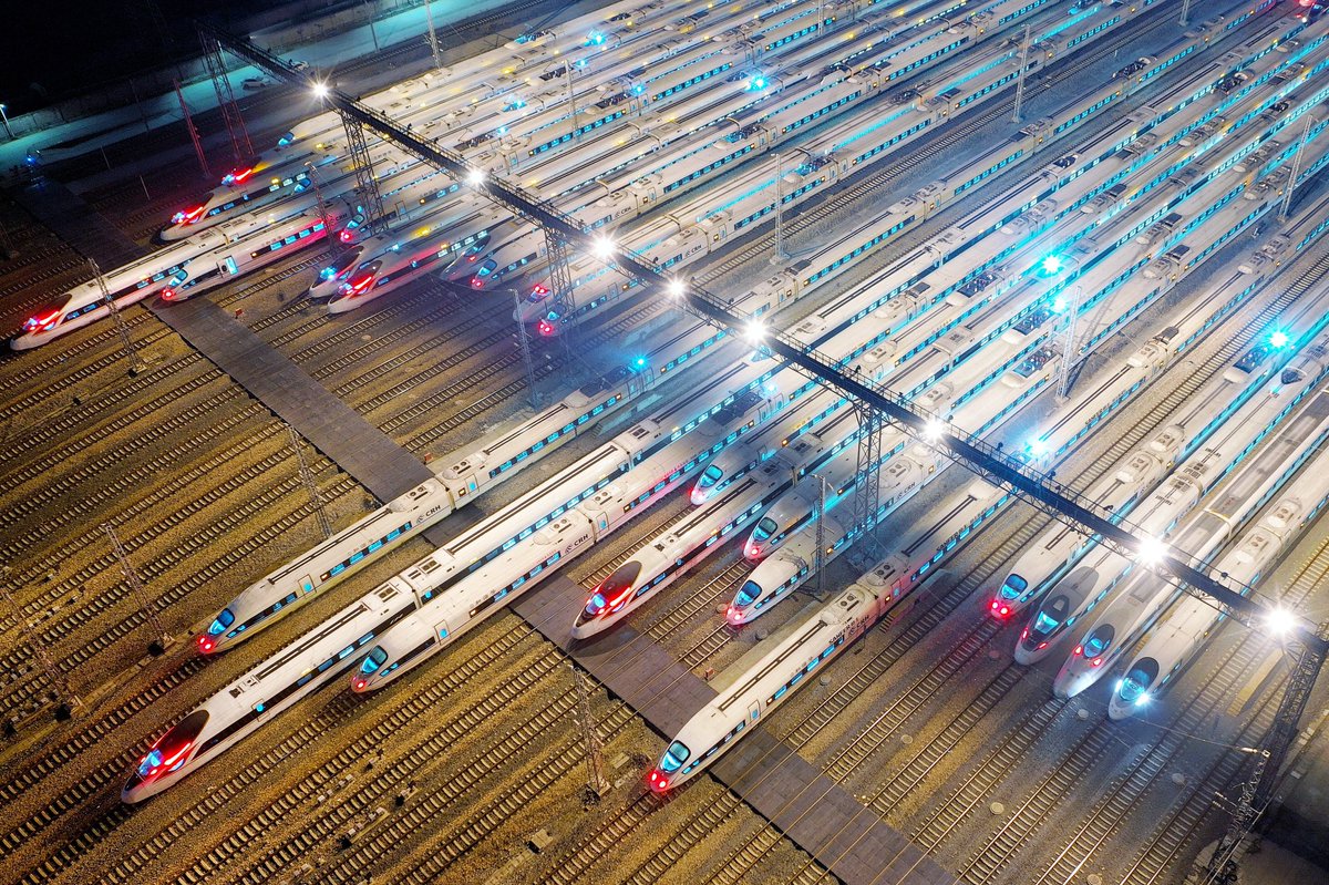 ChinaDaily's tweet photo. China has made notable achievements to build a strong #transportation system in the past decade, with the successful construction of the world's largest high-speed #railway network, an extensive expressway system, and a comprehensive postal and express delivery network, Minister of Transport Li Xiaopeng said in Beijing on Friday. #TwoSessions https://t.co/aUbcz9Z1Ok