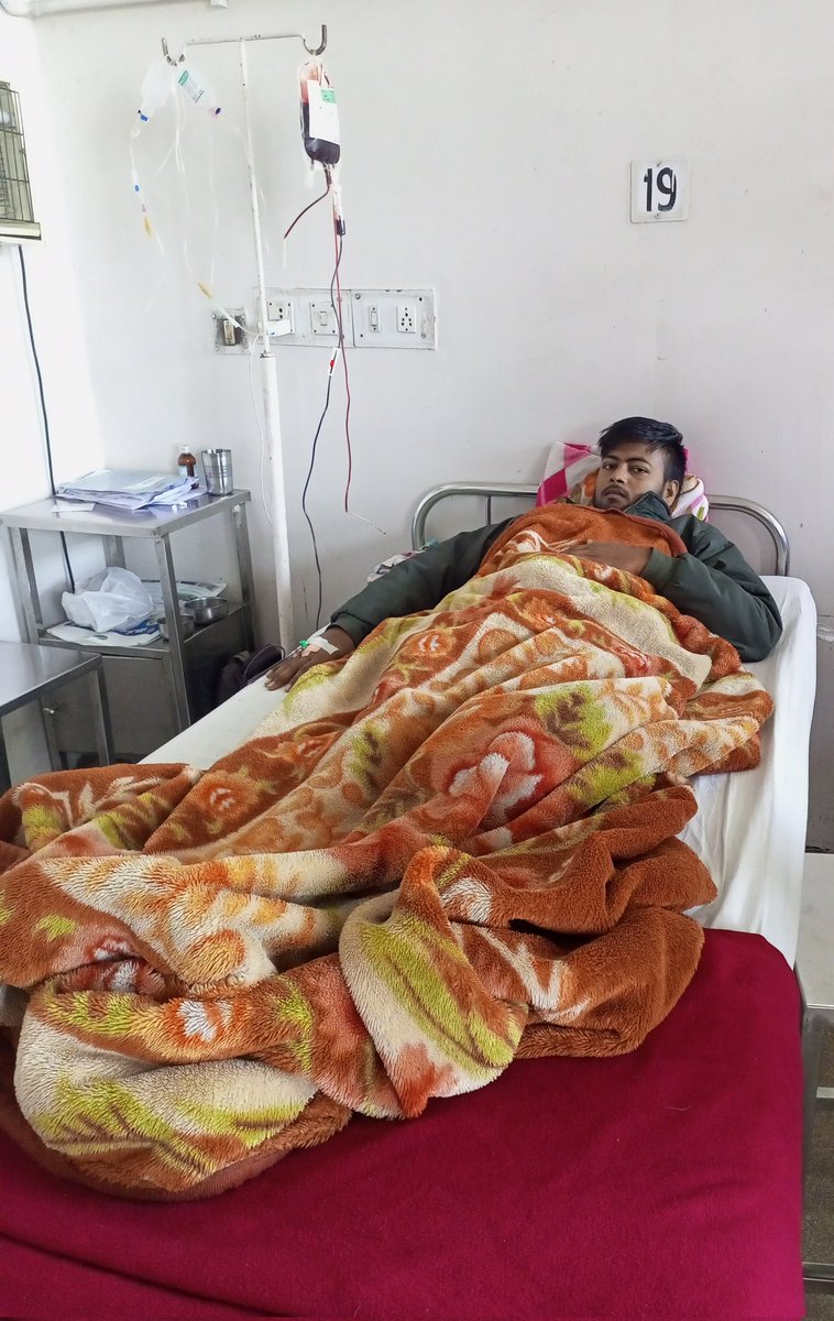 Robinx2x's tweet image. Disconnected. After staying alone in the hostel for years, the student might get detached from the world this is the beggest hostel problems of our socity 
Improper practices and addiction.
Very bad food 
Suicidal thoughts. 
Lack of cleanlness and hygiene. 
Unhealthy relationship