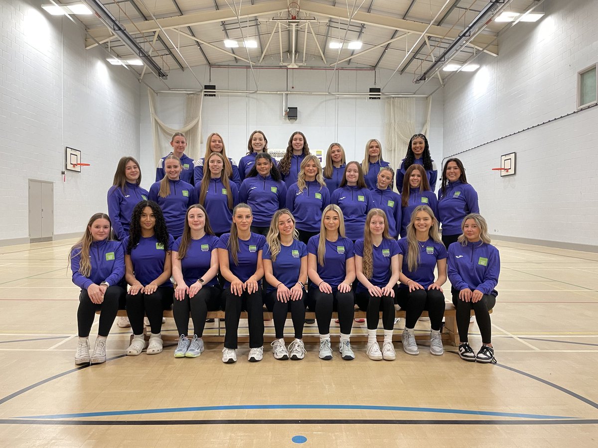 HNCnetball's tweet photo. Another tough round of fixtures for the @hncnetball squad this week. It's been a tough season all round, but these individuals never give up, always turn up, always smiling and commit 100%. Role models for the rest of us @huddnewcoll @hncsport ##onehnc #becomeyourbestself https://t.co/H0QXpxs84k