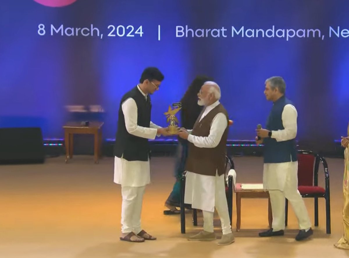 Triggered_prabh's tweet image. Congratulations nischay for this achievement♥️♥️ super happy and proud 🫶🏻🥳 
@TriggeredInsaan 
Best creator in gaming🏆