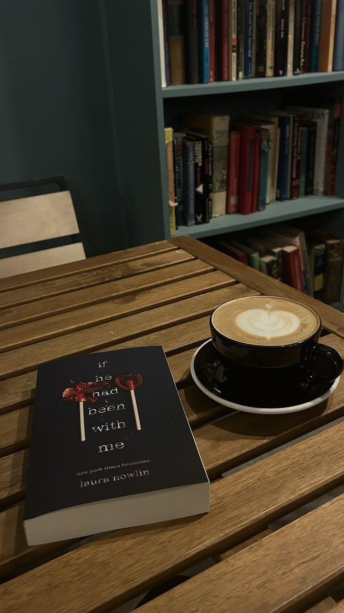 zeelreads's tweet photo. coffee shop reading + journaling ☕️ https://t.co/M4AGg6Kt3G