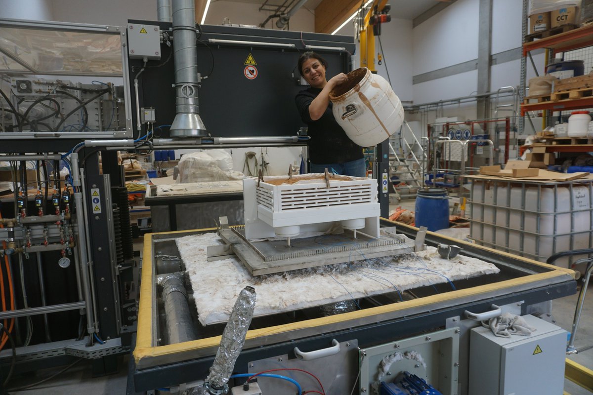 Sahar Forouzan #PhysikerinderWoche - Sahar is a Ph.D. student at the @TH_Deggendorf @UniFAU. In her dissertation, she researches the treatment of ceramics using microwave technology... @BMBF_Bund @maxplanckpress #womeninphysics #physikerin 👩‍💻👉 dpg-physik.de/vereinigungen/…