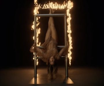 MeryCormier's tweet photo. solo soy una chica
#1000CosasOutNow https://t.co/r6zO1aTzMl