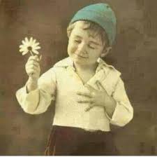 Bir Çiçeğin En Güzeli Toprakta Kök Salmış Halidir! En Güzel Koparılmış Çiçekte Kadınların  Gözlerini Güldürebilmek Adına Koparılmış Çiçektir❤️ #8martdunyakadinlargunu #8MartDünyaEmekçiKadınlarGünü #8Martkadınlargünü Kutlu Olsun❤️