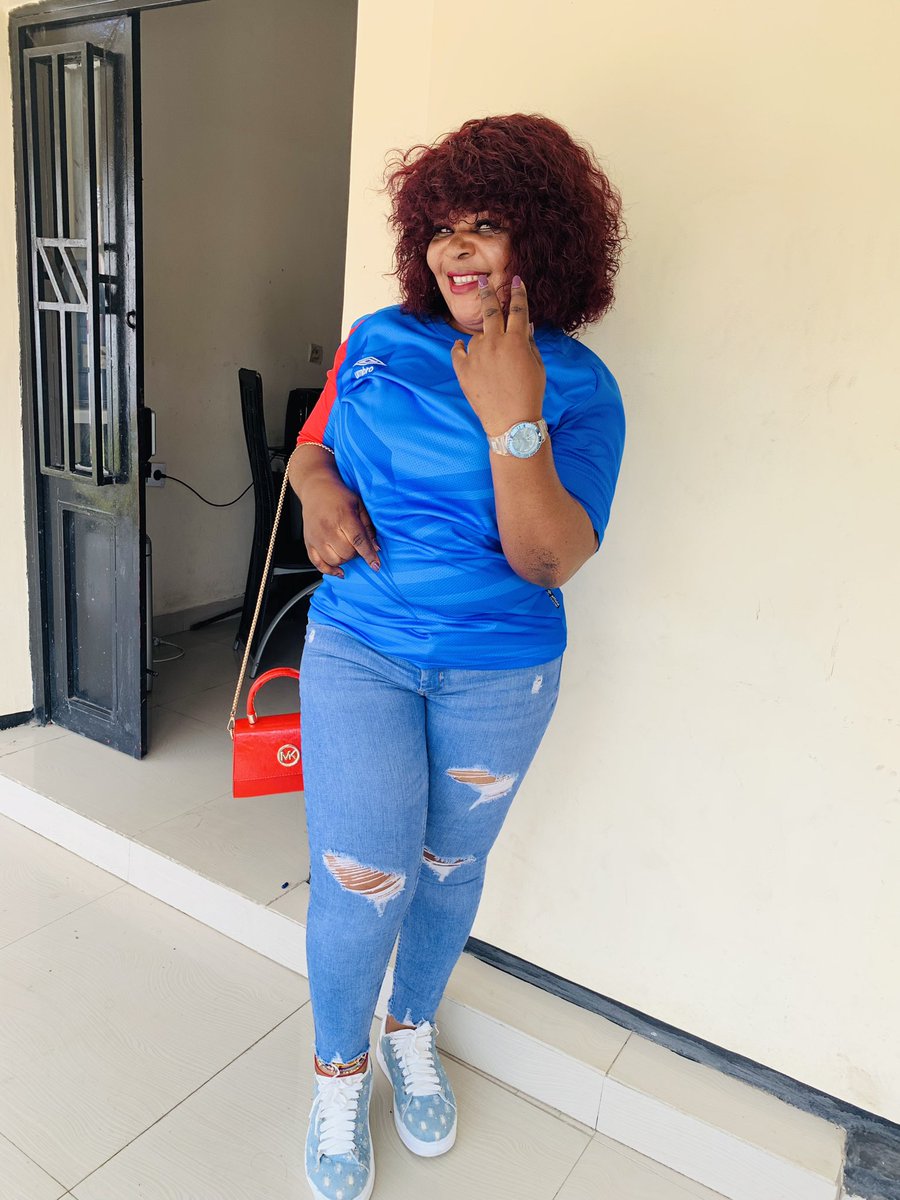 lemba_nice's tweet photo. Ma mère fête son N ième anniversaire aujourd’hui 😍
Cette femme est toute ma vie et tout mon univers, je souhaite que Dieu la garde encore plus longtemps près moi et qu’il la fasse du bien chaque jour.
Happy birthday Mom I LOVE YOU. https://t.co/2f9CYBvDQp