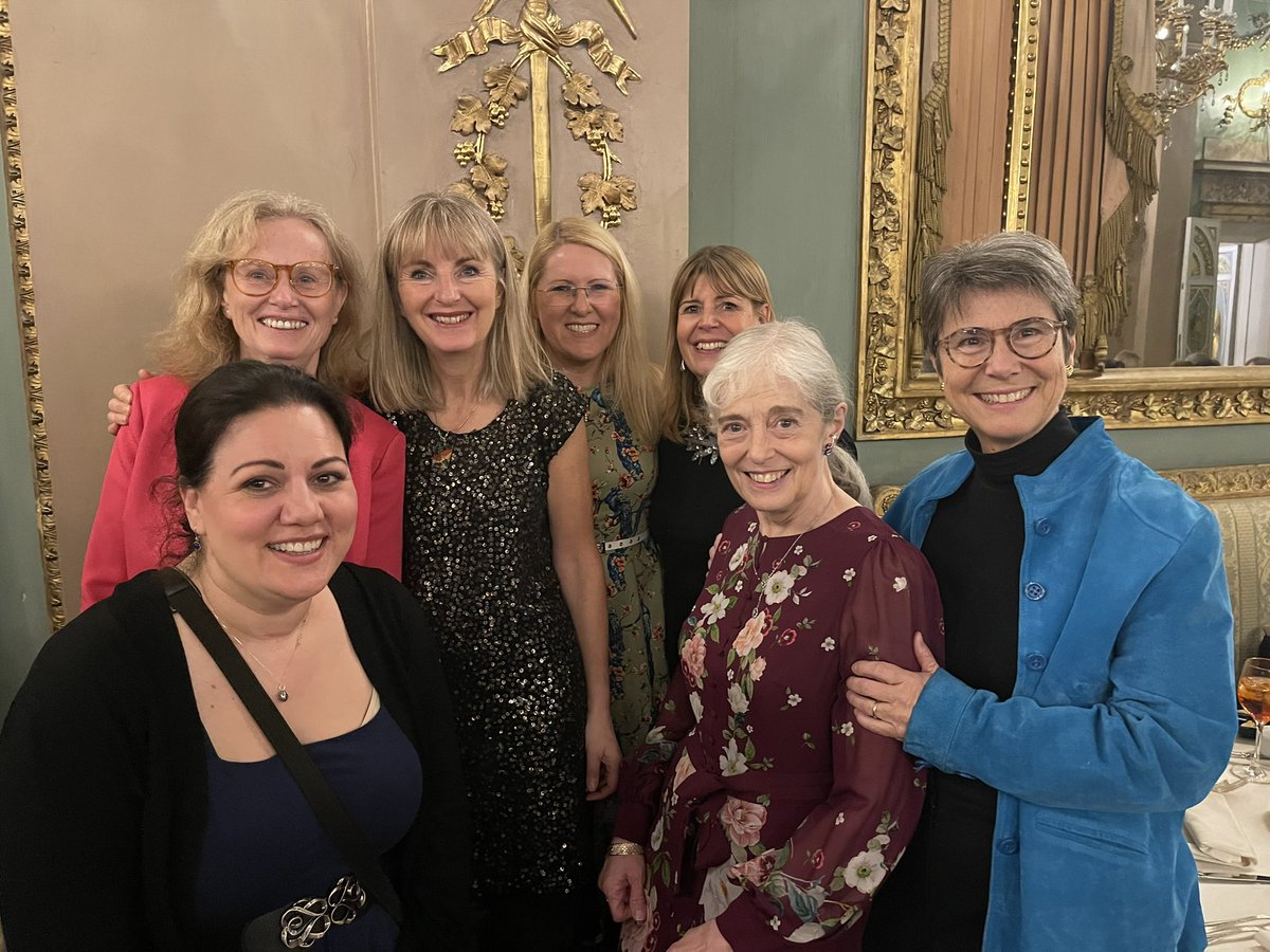 And of course on #InternationalWomansDay those women in the pregnancy and diabetes field who inspire so many <a href="/TIME_research/">Prof Eleanor Scott</a> Professor Helen Murphy - great to catch up at #attd <a href="/LDC_tweets/">🌱Leicester Diabetes</a> <a href="/WilmotEmma/">Emma Wilmot</a> @professorcm