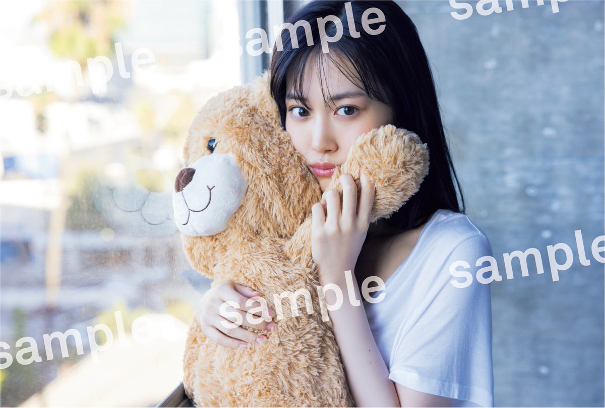 乃木坂46山下美月 2nd写真集『ヒロイン』
書店限定ポストカード《16種類》解禁💕

ドキッと色っぽい表情＆美脚際立つ姿…
絵柄はすべて写真集未収録カット

📷 写真 全17枚✨
oricon.co.jp/news/2317517/?…

#乃木坂46 #山下美月 #山下美月2nd写真集 #ヒロイン @mizuki2nd_la