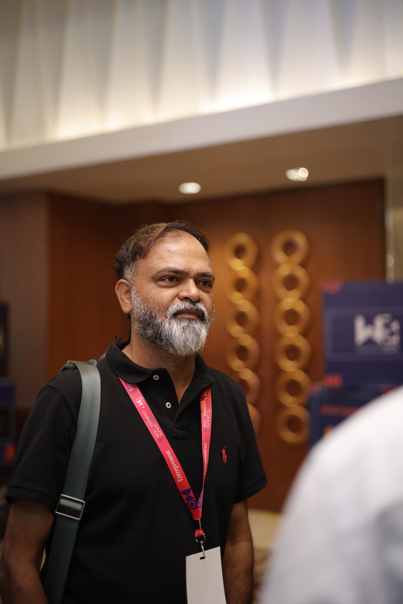 EntrepreneurAPJ's tweet image. Professionals from various industries, including technology and healthcare, come together to network and collaborate for a more promising future 

Register now:
ow.ly/FEph50QOpA2

 #ProfessionalNetworking #IndustryCollaboration #TechInnovation #Trends #BusinessNetworking